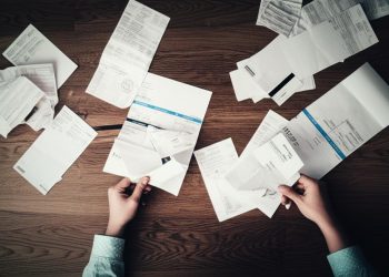 Áp lực tài chính sau đáo hạn thẻ tín dụng.